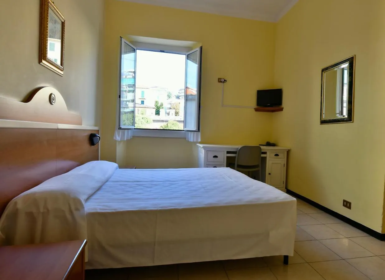 Hotel Villa Maria Varazze 2*,  Italia