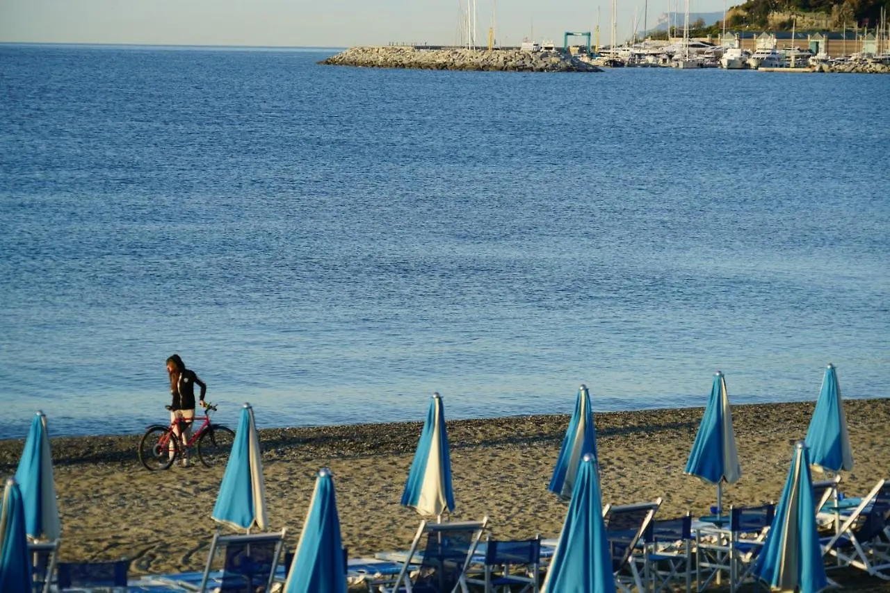 Hotel Villa Maria Varazze 2*,